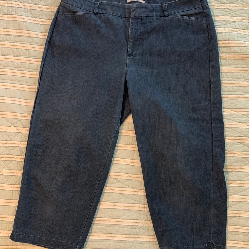 Dockers mid rise curvy denim capri skimmers women’s size 16